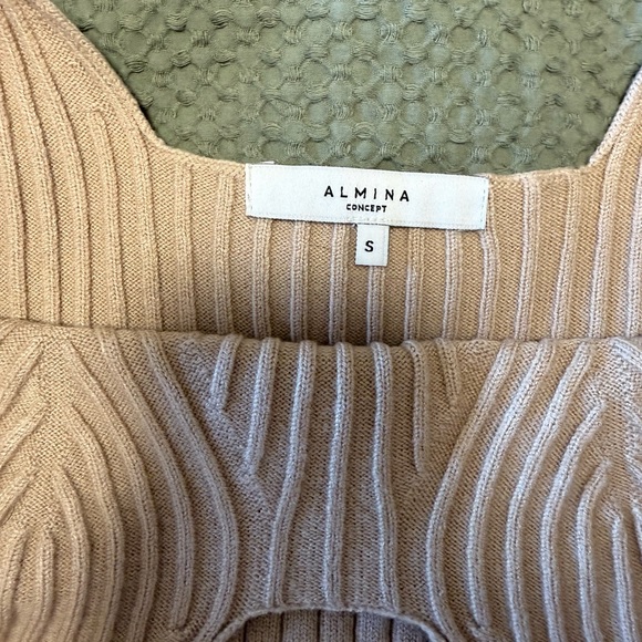 Almina Concept Ribbed Knit Vest - Picture 7 of 8